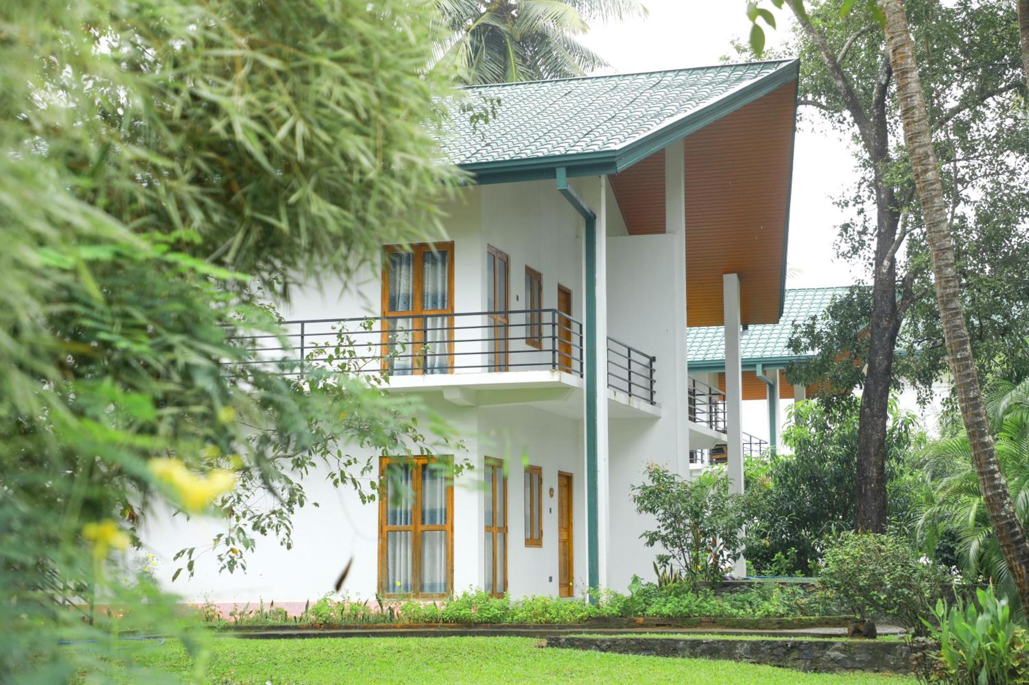 Athkandura Hotel Habarana Bagian luar foto