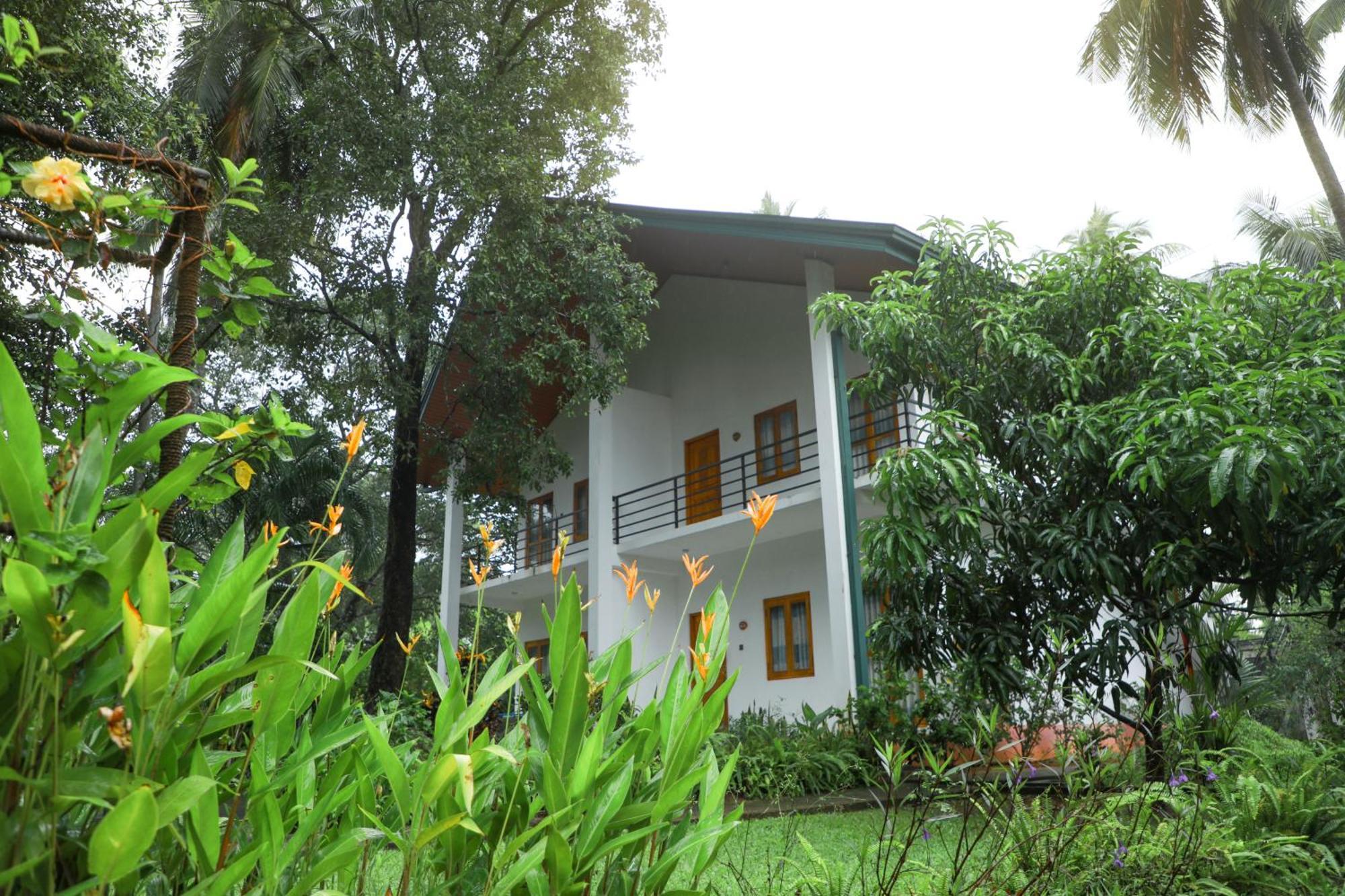Athkandura Hotel Habarana Bagian luar foto