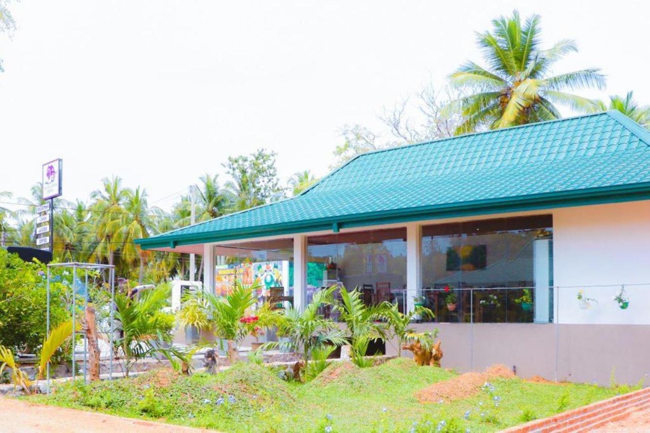Athkandura Hotel Habarana Bagian luar foto