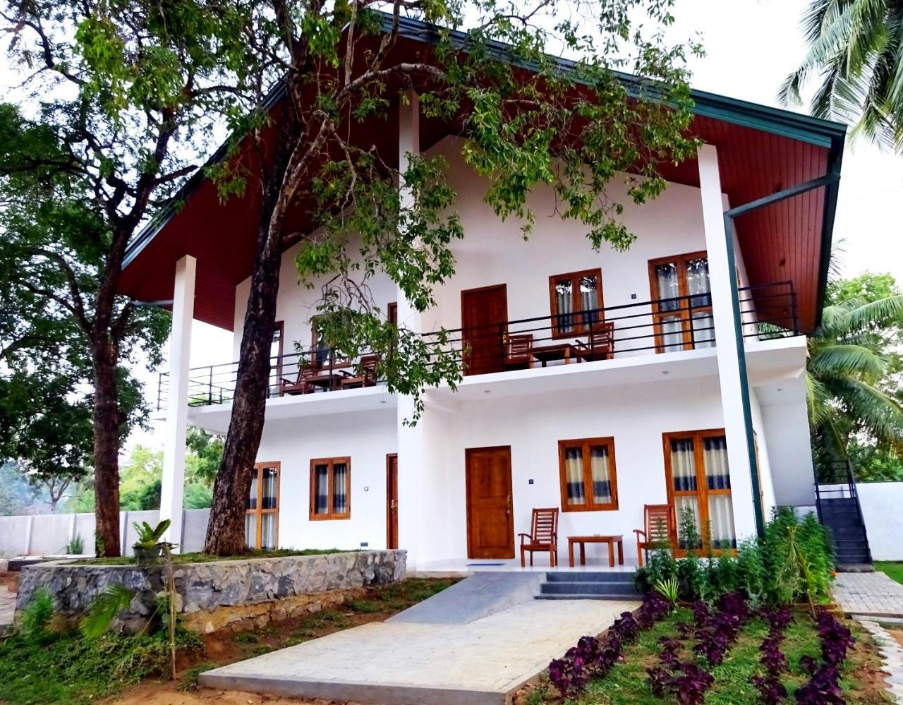 Athkandura Hotel Habarana Bagian luar foto