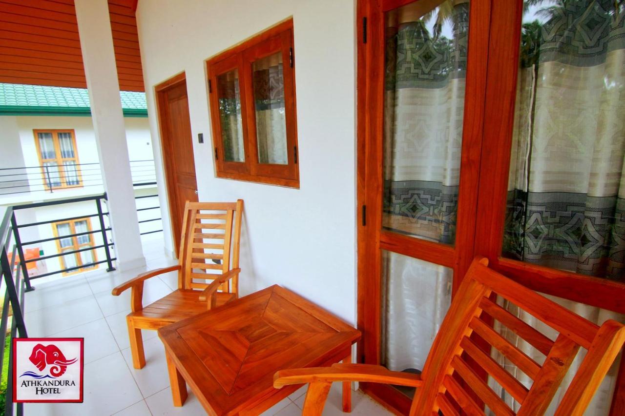Athkandura Hotel Habarana Bagian luar foto